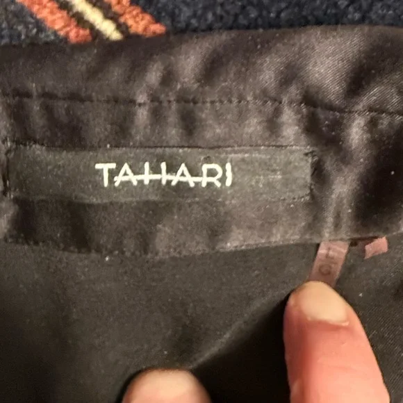 Tahari women’s black satin tuxedo shirt size L - Picture 3 of 8